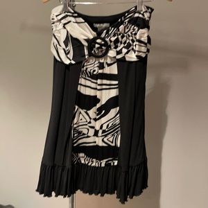 Alberto Makali shirt with beautiful accent piece with ruffles